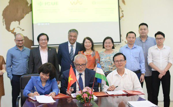 Hợp tác quản lý quy hoạch, phát triển giao thông đô thị theo hướng thông minh giữa Việt Nam và Uzebekistan